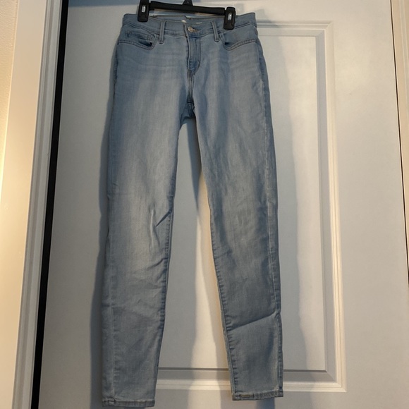 710 Super Skinny Levi’s - Picture 5 of 6